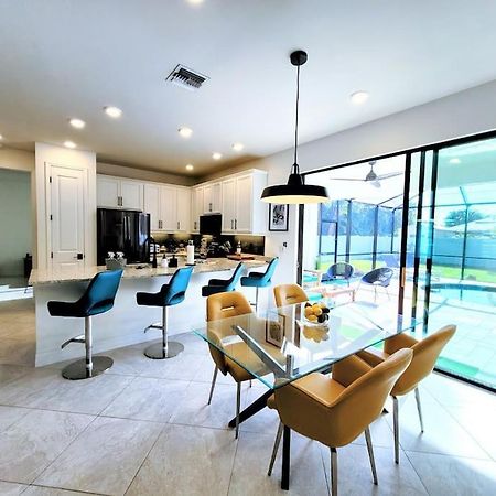 Blue Door Retreat - Luxury Pool Home - Sleeps 8 Cape Coral Exterior foto