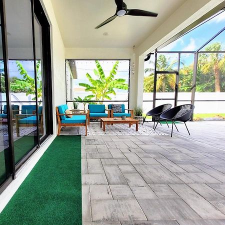 Blue Door Retreat - Luxury Pool Home - Sleeps 8 Cape Coral Exterior foto