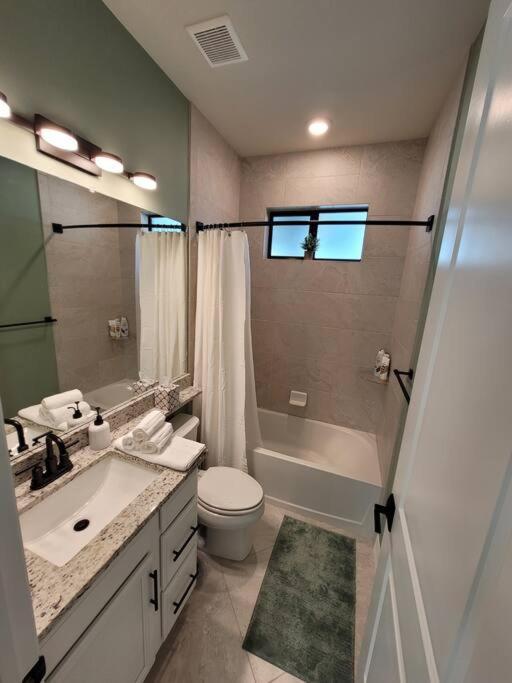 Blue Door Retreat - Luxury Pool Home - Sleeps 8 Cape Coral Exterior foto